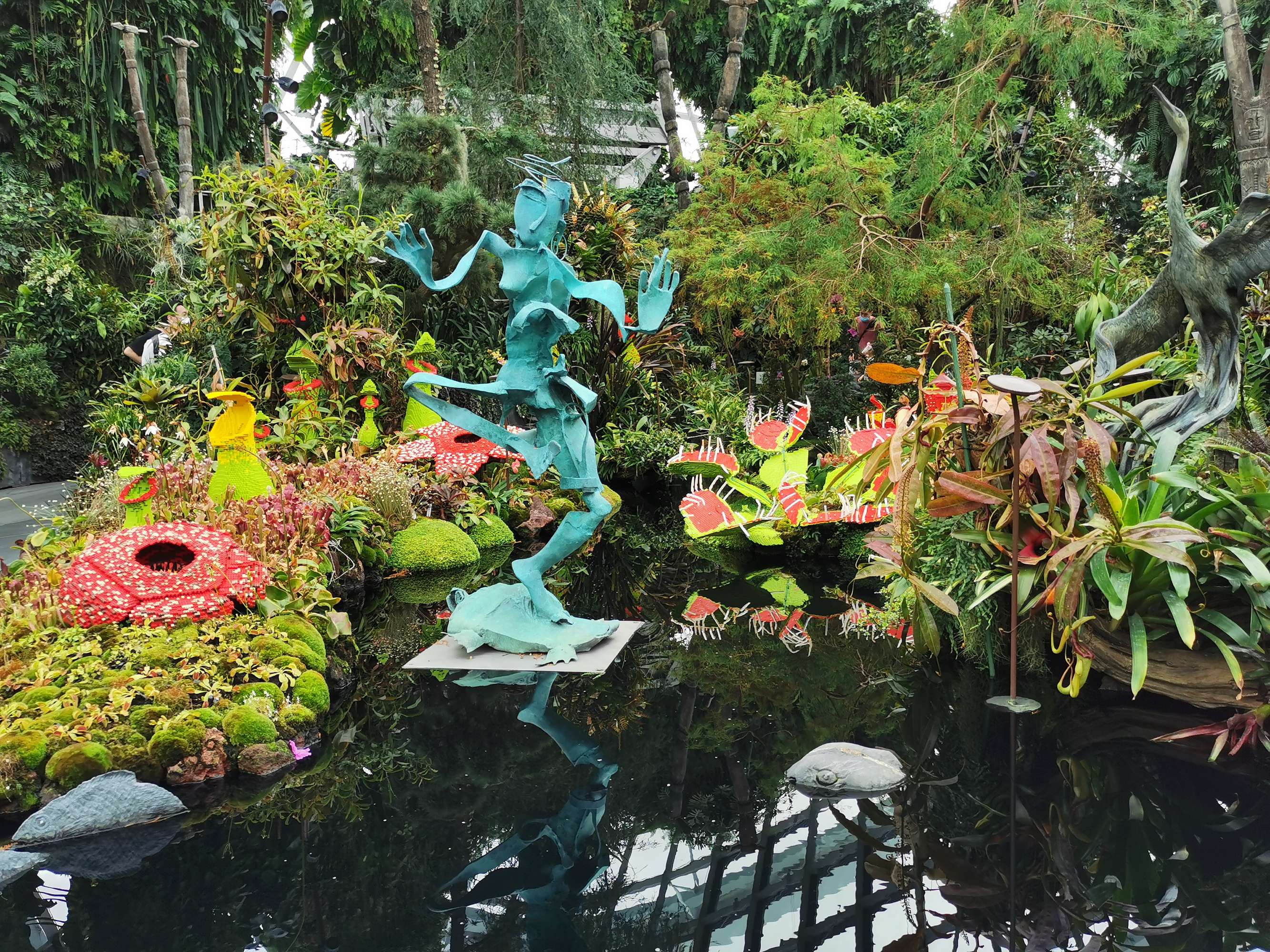 屋后修个小游泳池风水_珠海室內泳池_别墅地下室建泳池风水