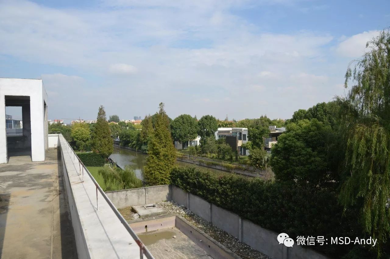 别墅地下室建泳池风水_珠海室內泳池_屋后修个小游泳池风水