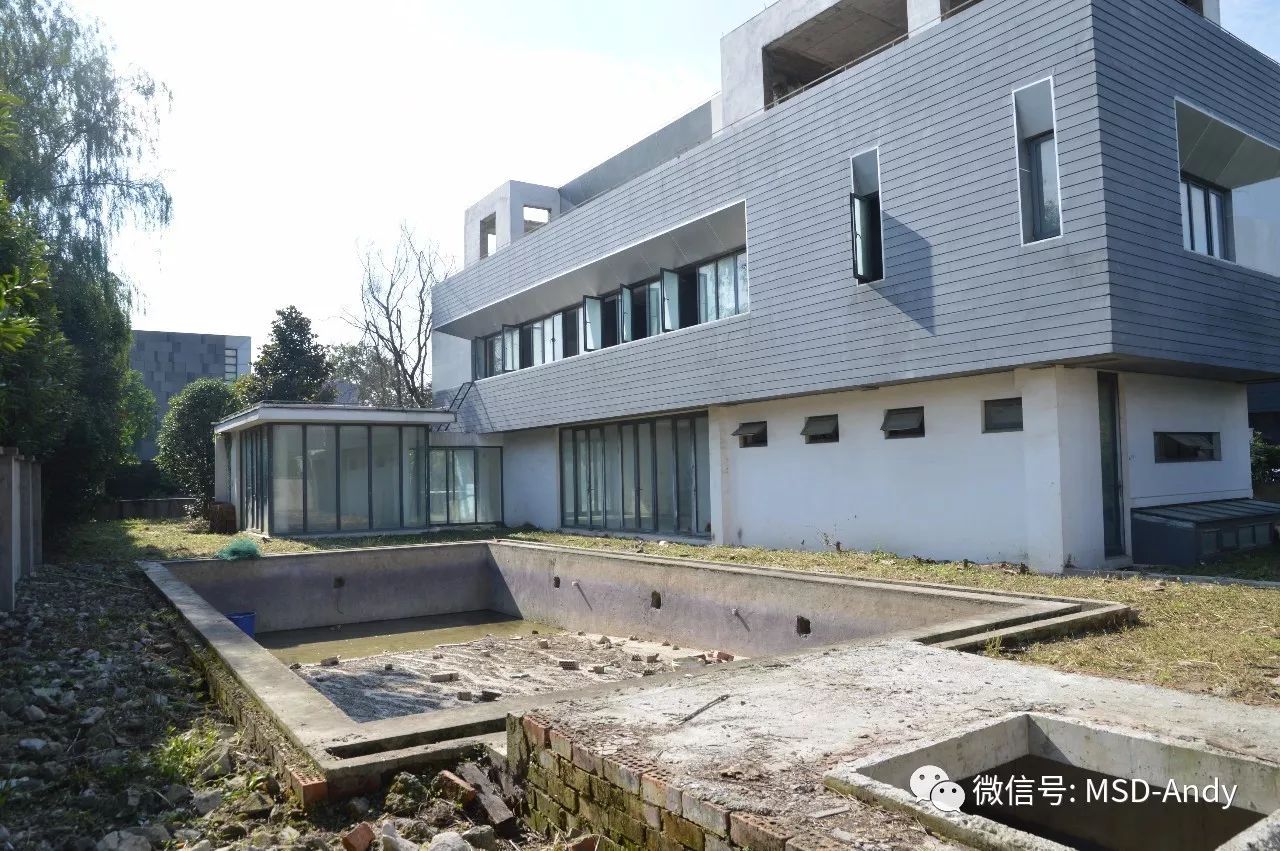 别墅地下室建泳池风水_屋后修个小游泳池风水_珠海室內泳池