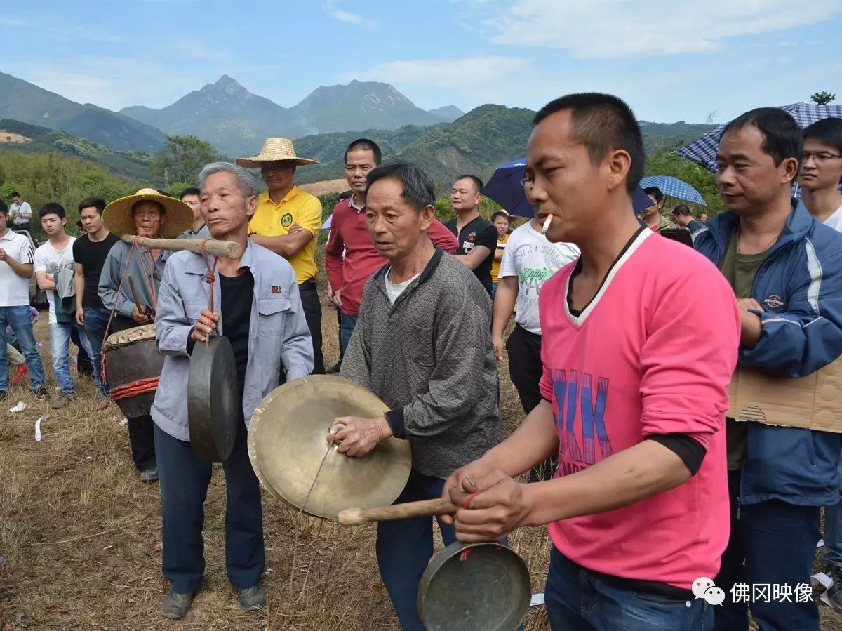 坟墓风水黄泉水_黄坟什么意思_黄峭山祖坟风水