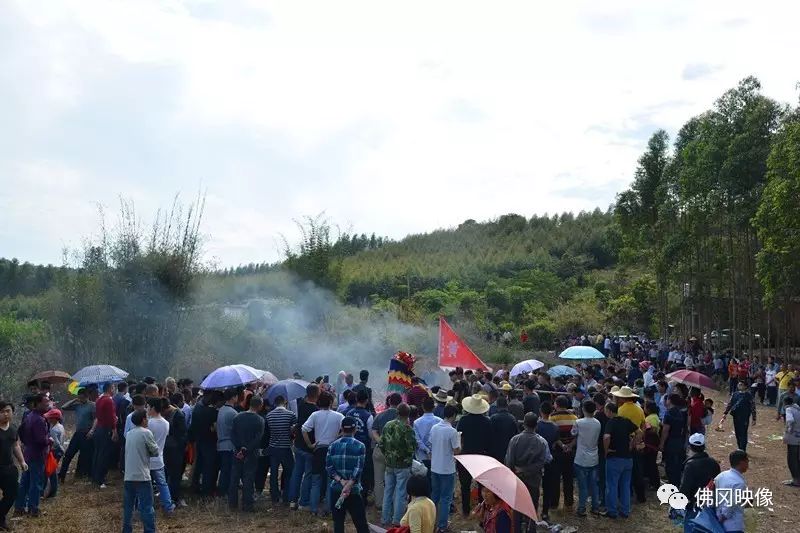 黄峭山祖坟风水_坟墓风水黄泉水_黄坟什么意思