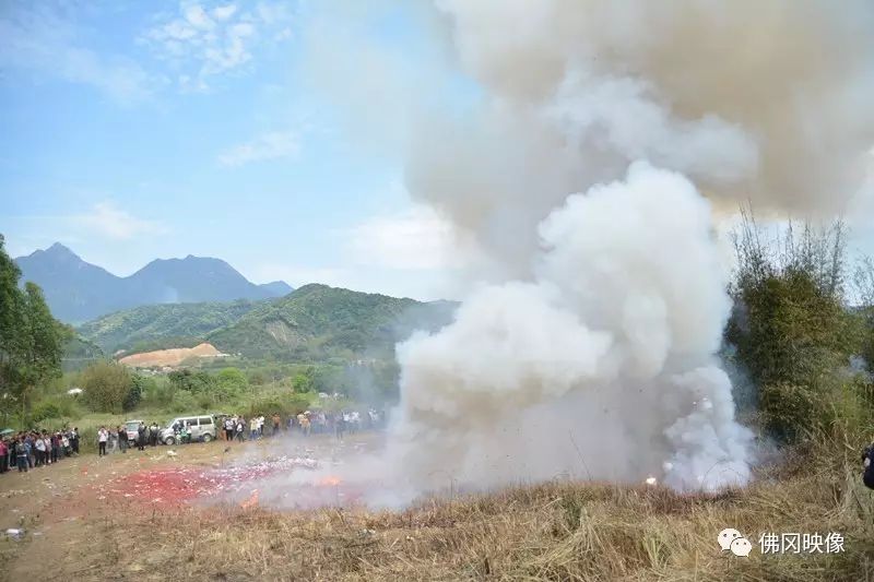 坟墓风水黄泉水_黄峭山祖坟风水_黄坟什么意思