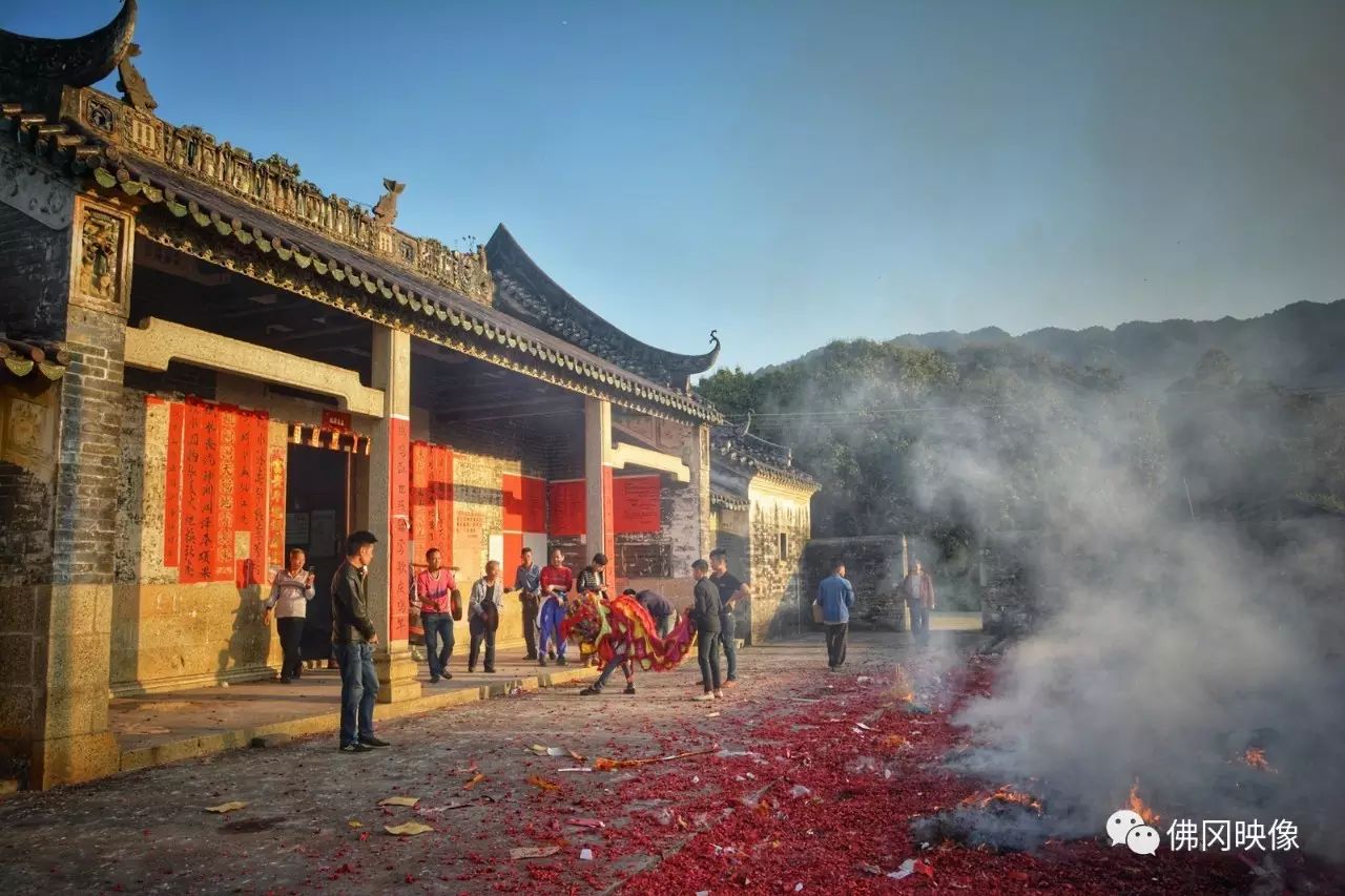 黄峭山祖坟风水_坟墓风水黄泉水_黄坟什么意思