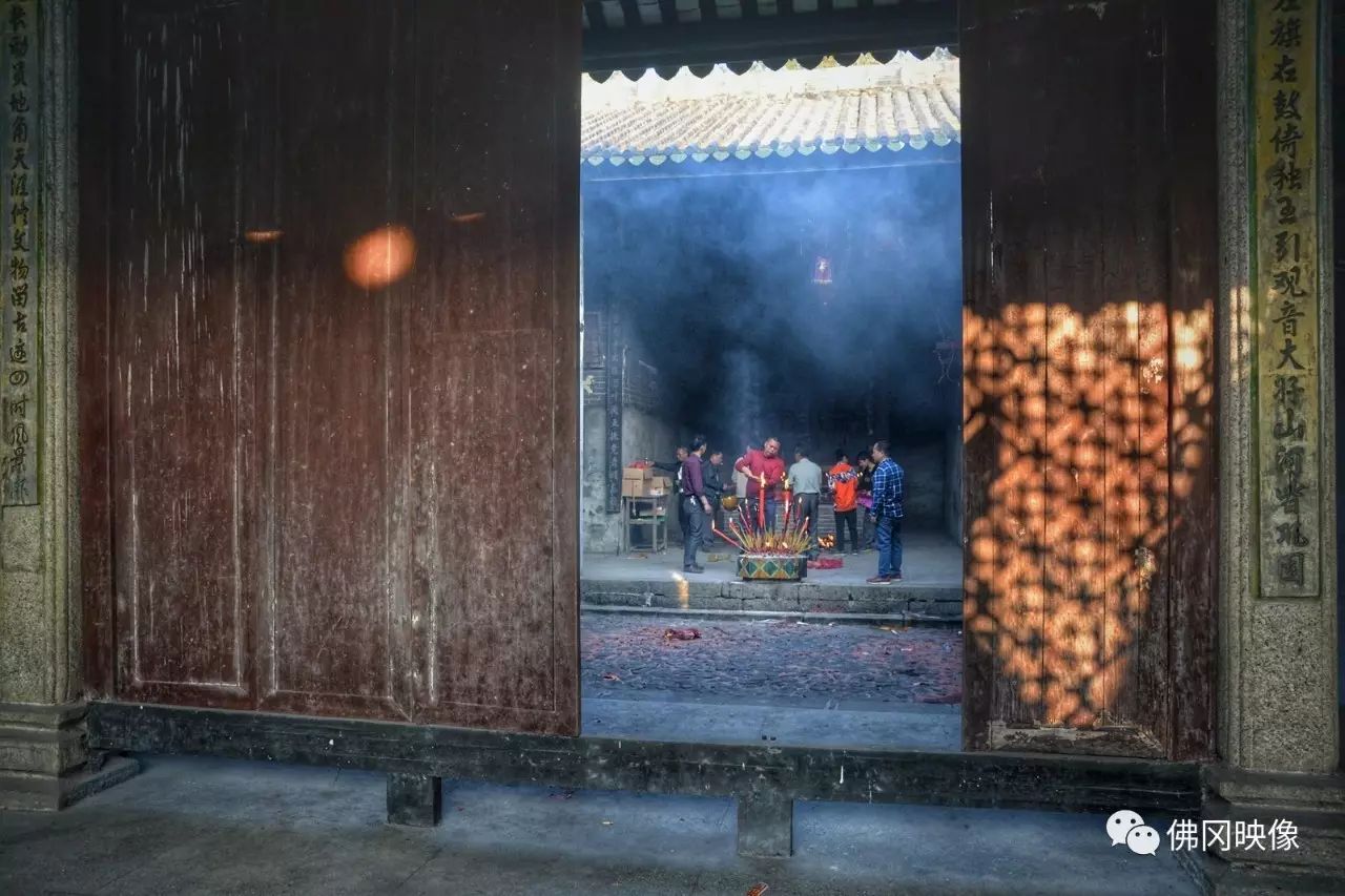 黄坟什么意思_黄峭山祖坟风水_坟墓风水黄泉水